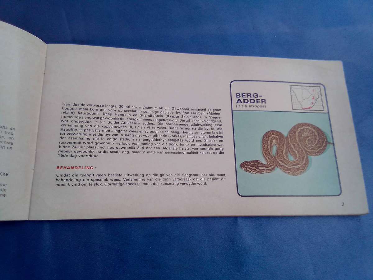 " Gevaarlike Slamge/Dangerous Snakes"   Soft cover.