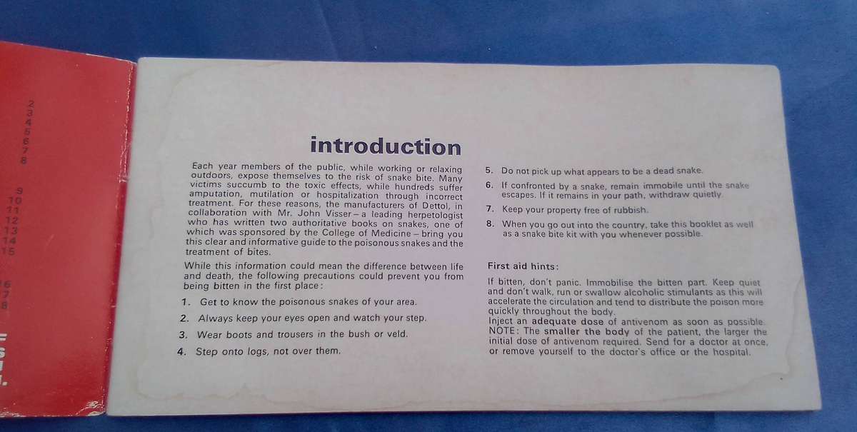 " Gevaarlike Slamge/Dangerous Snakes"   Soft cover.