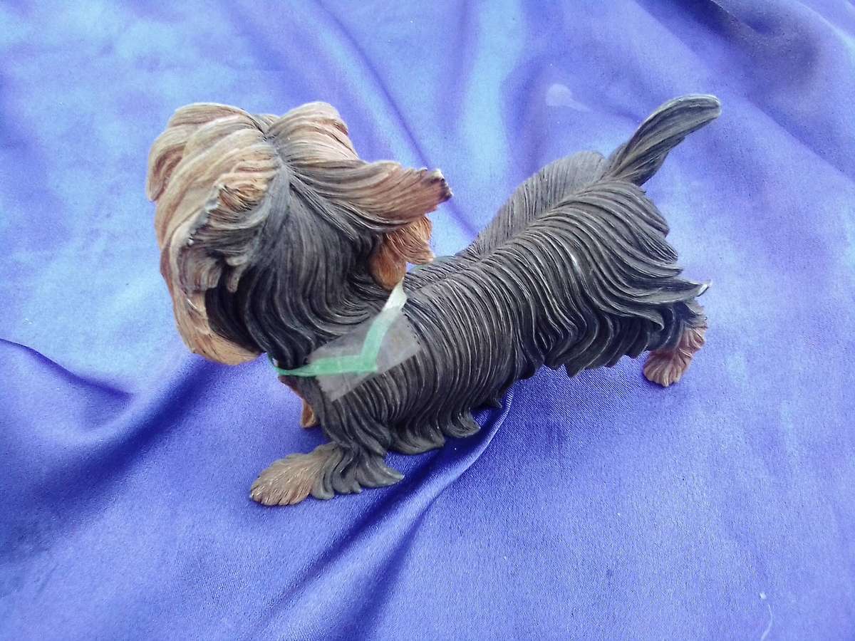 Large figurine of "Best on Show."  Terrier.