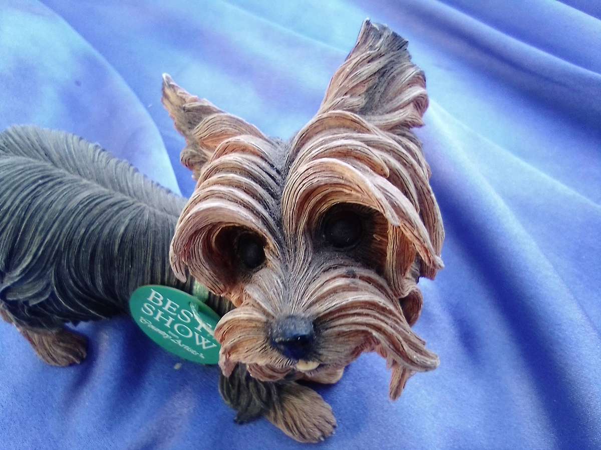 Large figurine of "Best on Show."  Terrier.