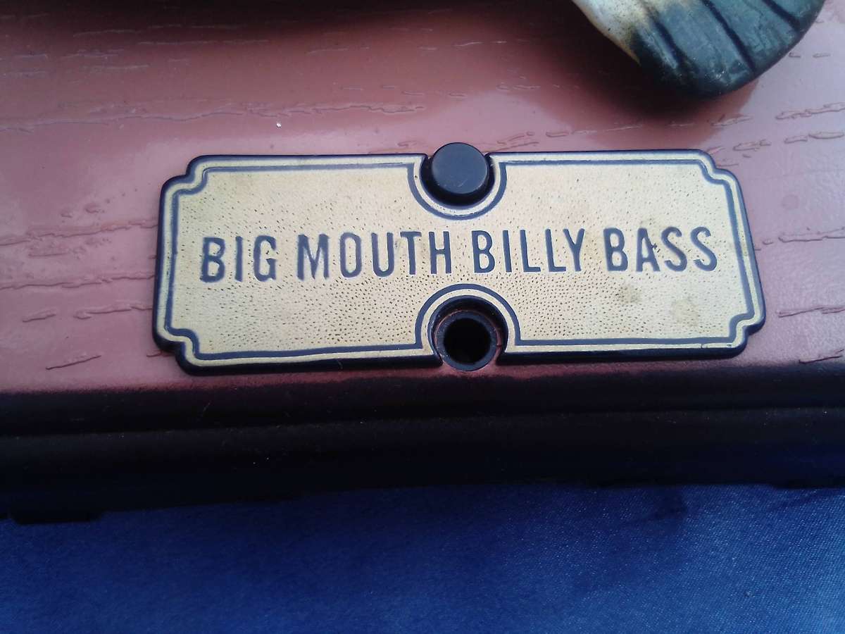 Big Mouth Billy Bass.  Working. Sings: "Don't worry, be happy"