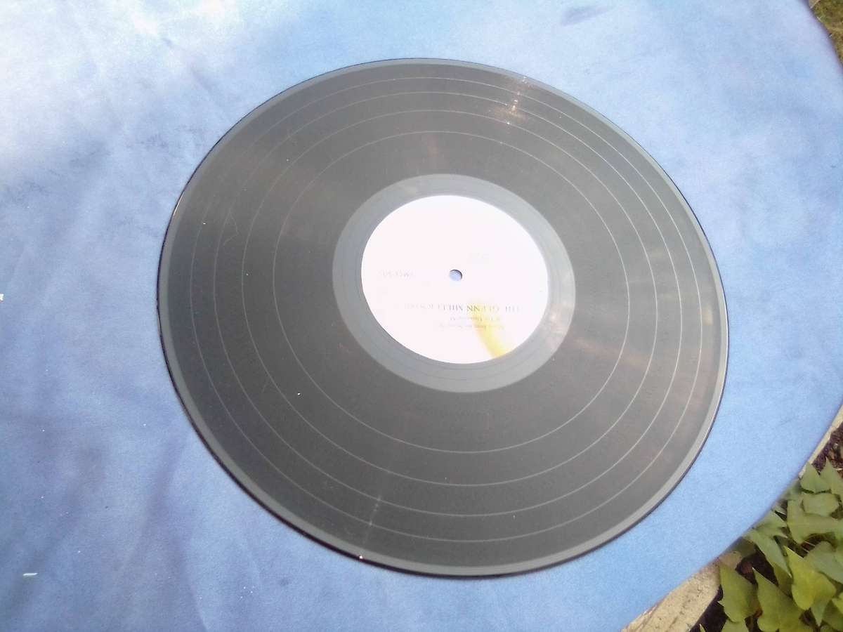 L.P.  The Glen Miller Show. VG  VG