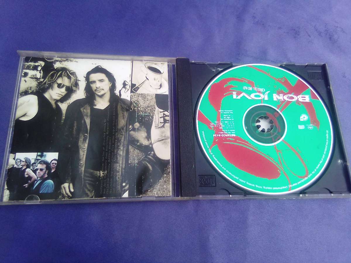 CD. The Best of Bon Jovi.  Crossroad.