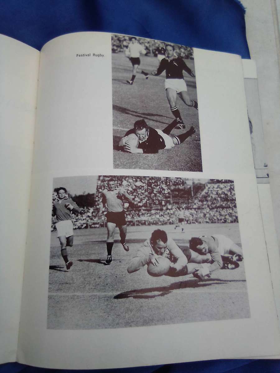 1966.  "5 Jaar-Years". Republiek van Suid-Afrika..  Soft  cover.