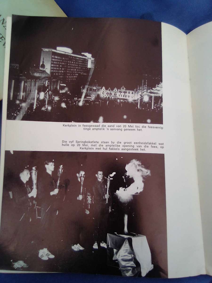 1966.  "5 Jaar-Years". Republiek van Suid-Afrika..  Soft  cover.