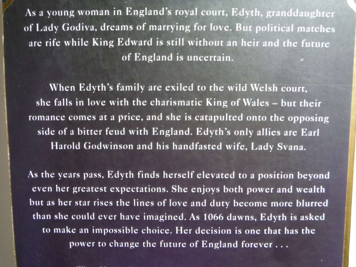 The Chosen Queen - Paperback - Joanna Courtney