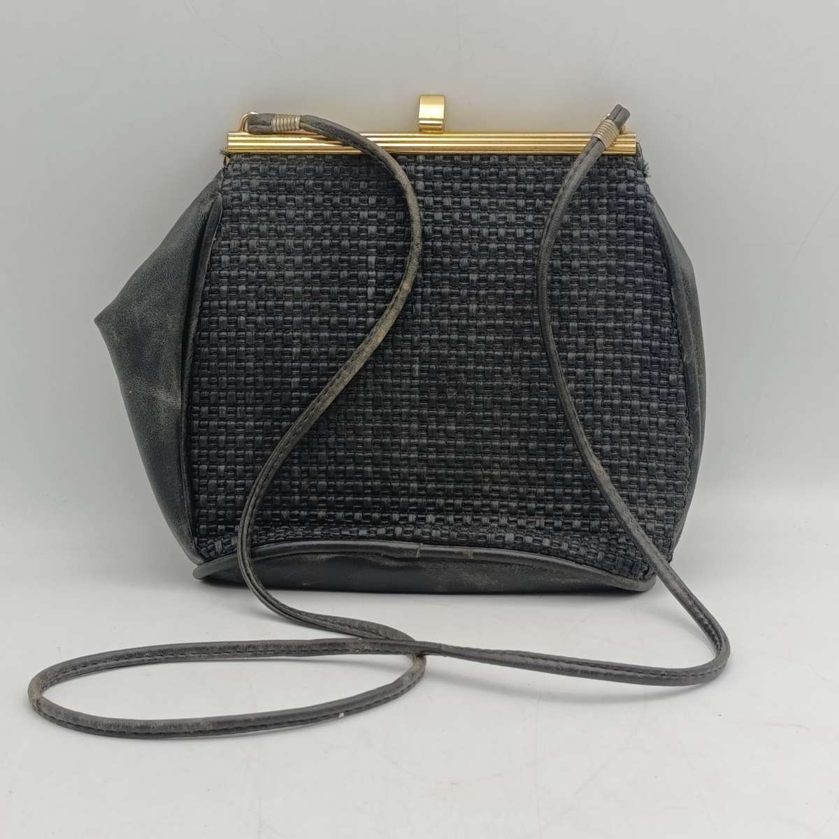 Vintage YvesSt.Tropez LA Maison de Pointer black handbag