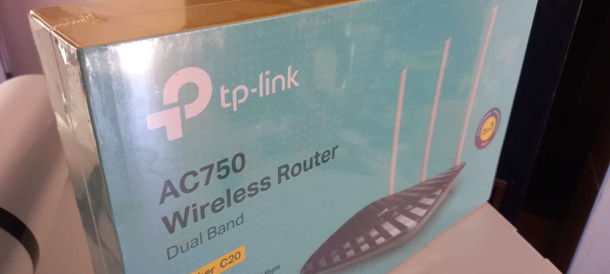 TP-Link Archer C20 AC750 Wireless Dual-Band Wi-Fi Router (New and sealed)
