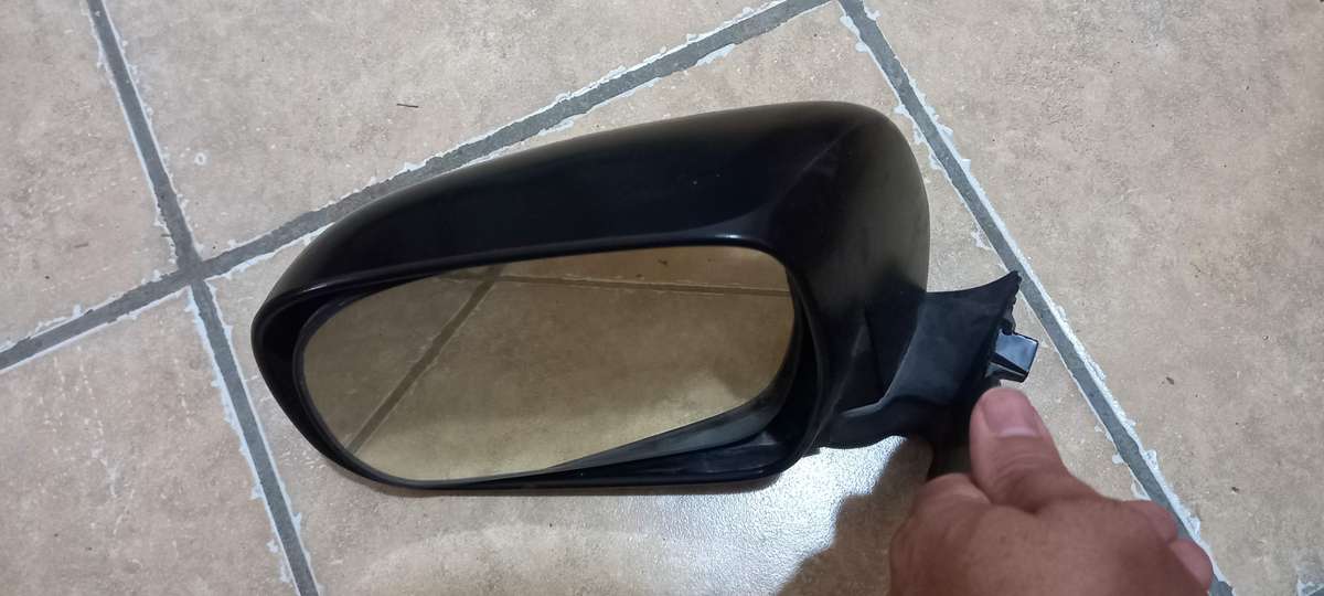 OEM Toyota Hilux D4D 2008 Left (passenger) side mirror