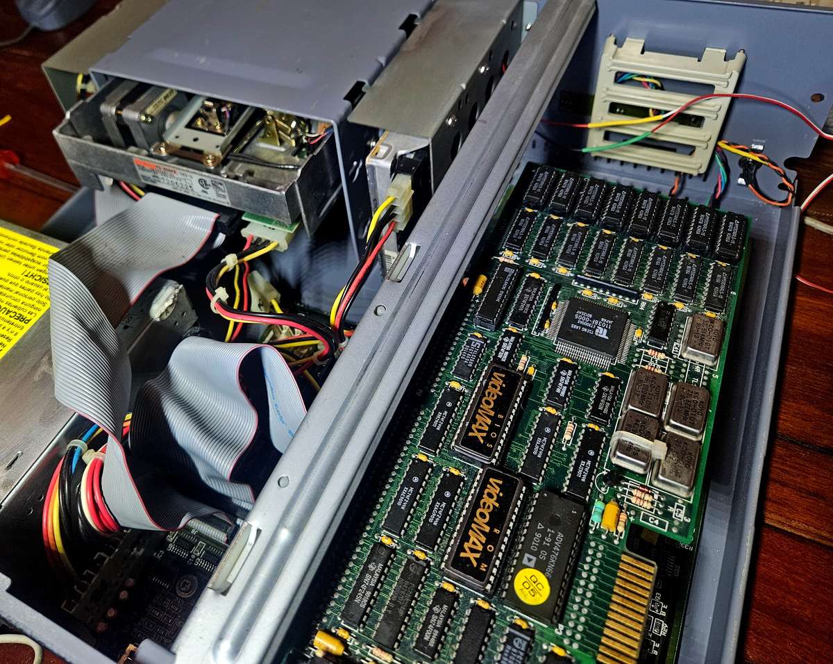 Vintage Desktop Computer- Tatung 386SX 1988