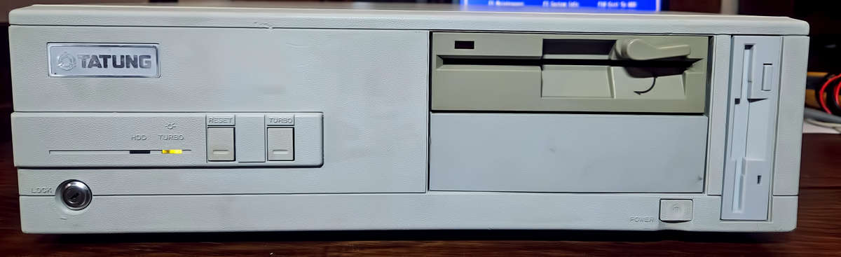 Vintage Desktop Computer- Tatung 386SX 1988