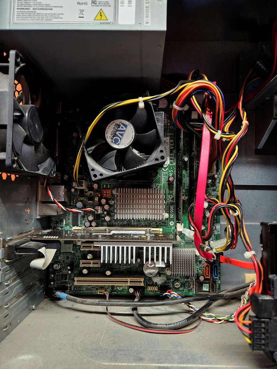 HP Desktop PC - Dualcore CPU-4Gb-2Tb-GT8400