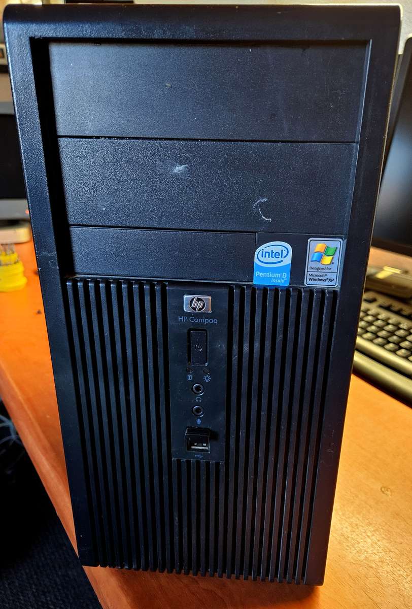 HP Desktop PC - Dualcore CPU-4Gb-2Tb-GT8400