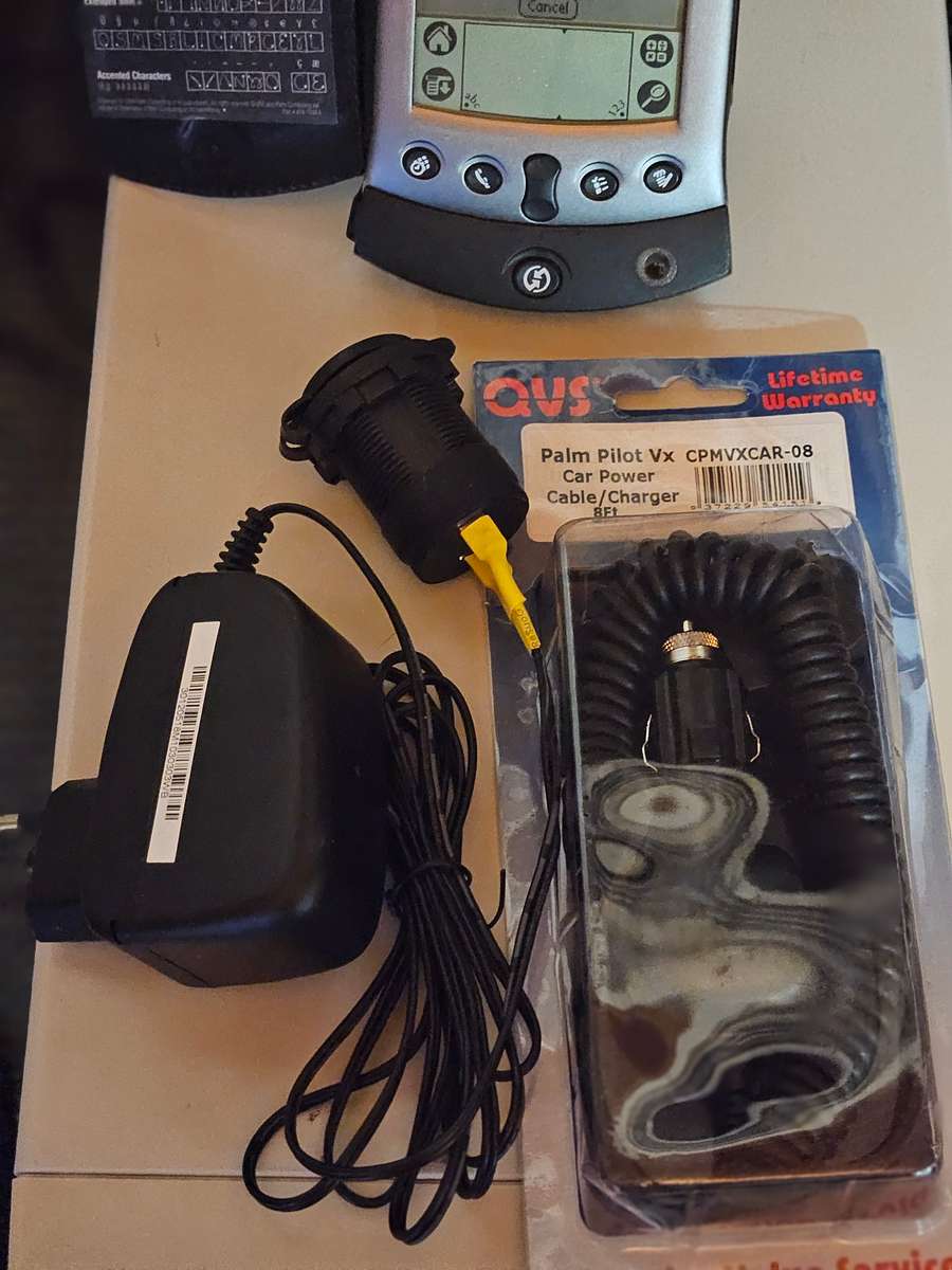 Vintage Pentium 4 Windows 98 PC (2004) With many extras.