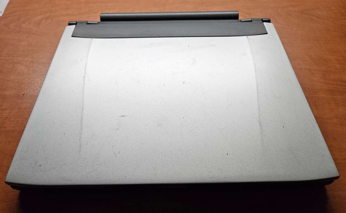 Vintage Pentium II Windows 98 latop. Toshiba Portege 7020CT