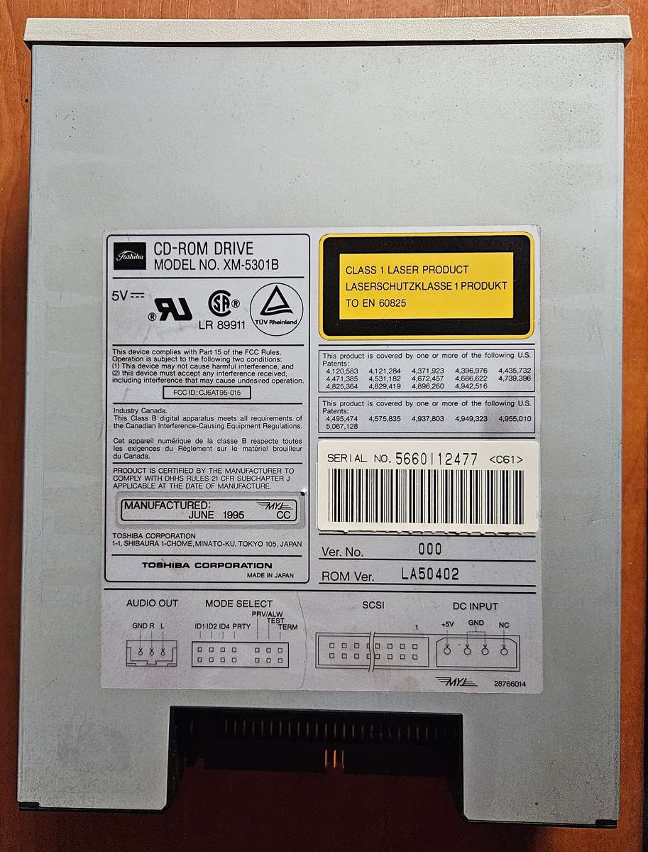 Vintage SCSII CD-ROM - Toshiba XM-5301B - 4 speed (1995)