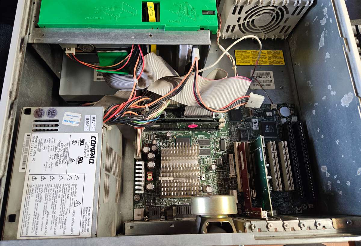 Compaq Deskpro EN  (1999)