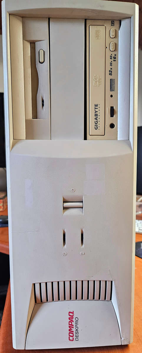 Compaq Deskpro EN  (1999)