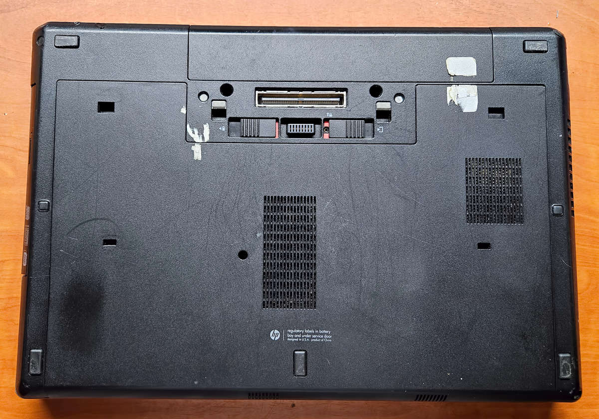 HP 6560B Laptop Computer - i3 - 8Gb RAM - 320Gb Drive - Charger & Case - Win 10