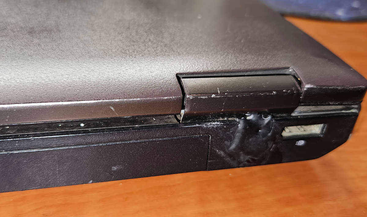 HP 6560B Laptop Computer - i3 - 8Gb RAM - 320Gb Drive - Charger & Case - Win 10