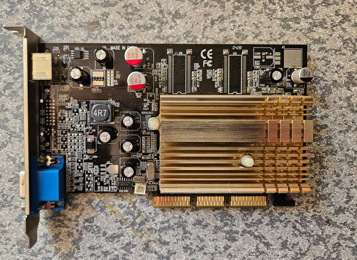 GeForce FX5200 128Mb AGP X4