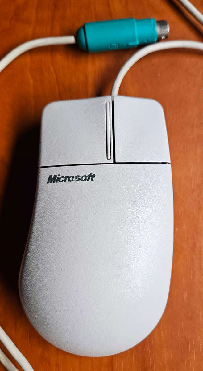 Microsoft 2.1A PS/2 ball mouse