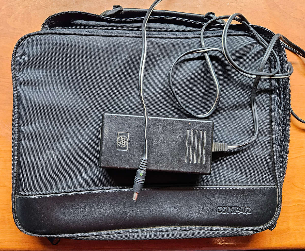 Compaq Armarda 1120 Pentium1 Notebook (1996)