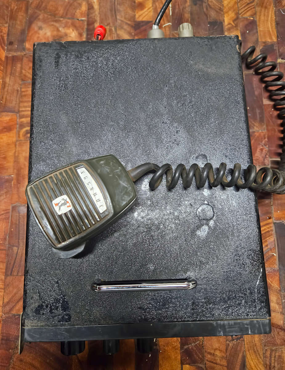 Johnson Viking 352 CB Radio