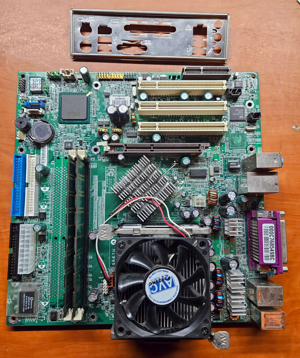 Pentium 4 Mother Board- 1Gb RAM & I/O shield
