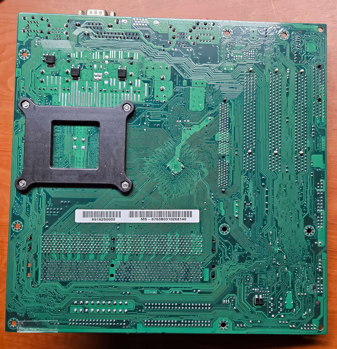 Pentium 4 Mother Board- 1Gb RAM & I/O shield