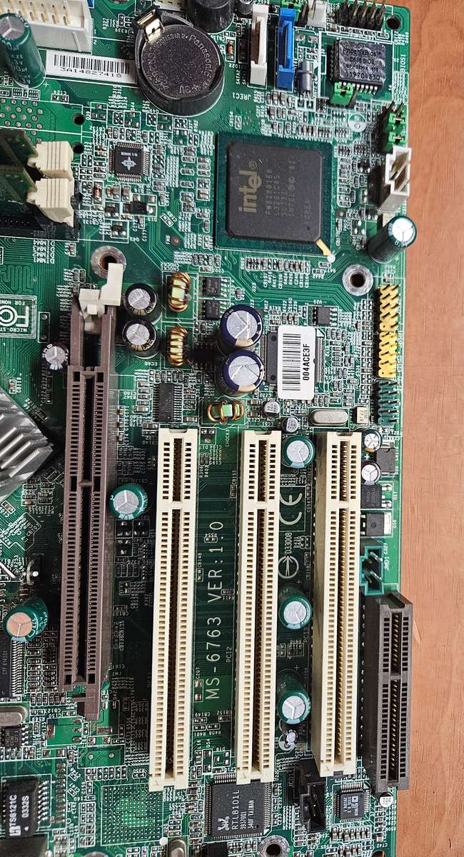 Pentium 4 Mother Board- 1Gb RAM & I/O shield