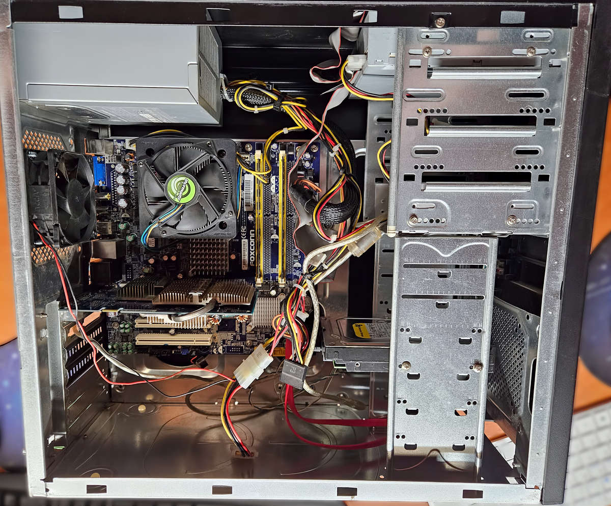 XP Gaming PC with extras