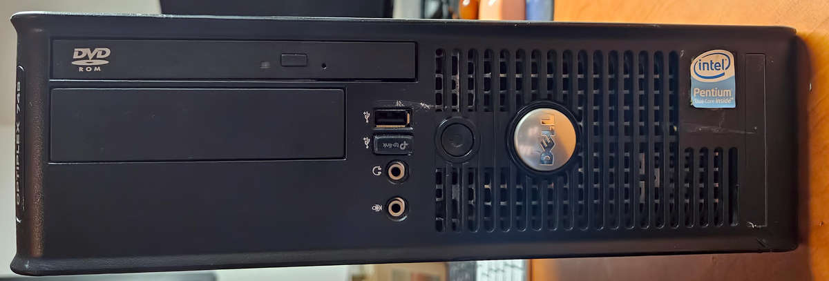 Dell Optiplex 745 - Windows 10- 4Gb RAM - 250Gb HDD- Radeon 7470, KB & Mouse