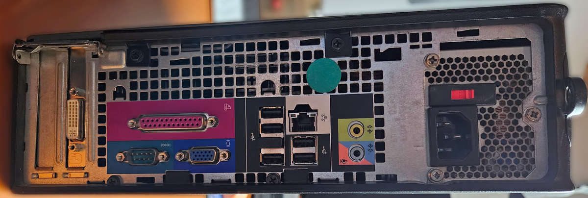 Dell Optiplex 745 - Windows 10- 4Gb RAM - 250Gb HDD- Radeon 7470, KB & Mouse