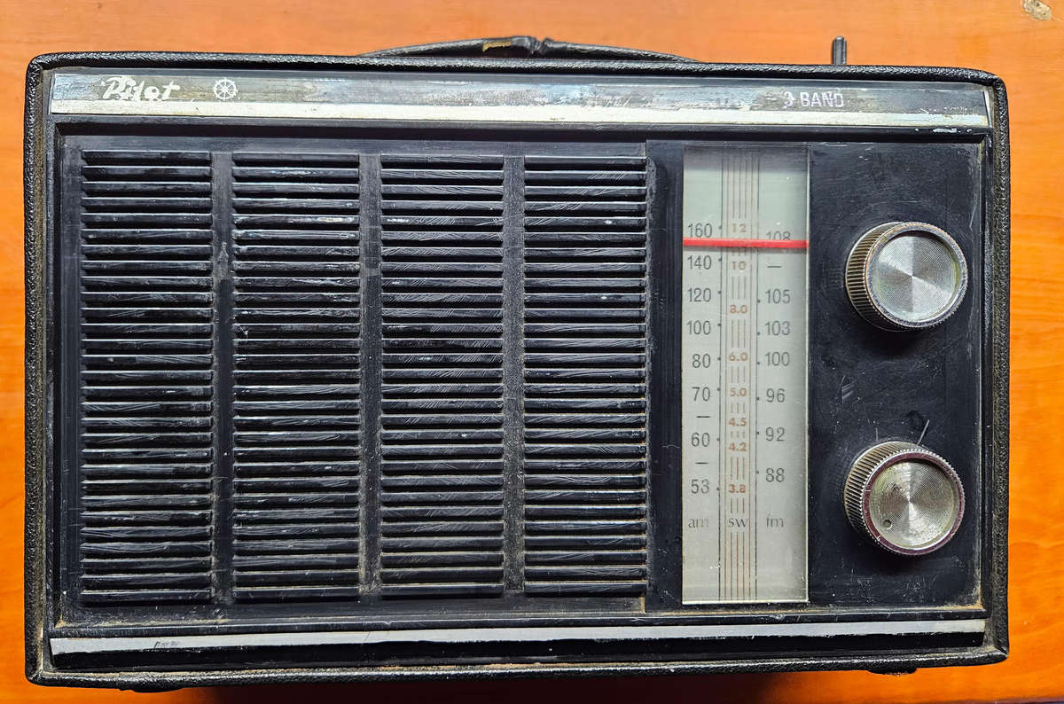 Vintage Transistor Radio 1967 - Pilot 3 Band