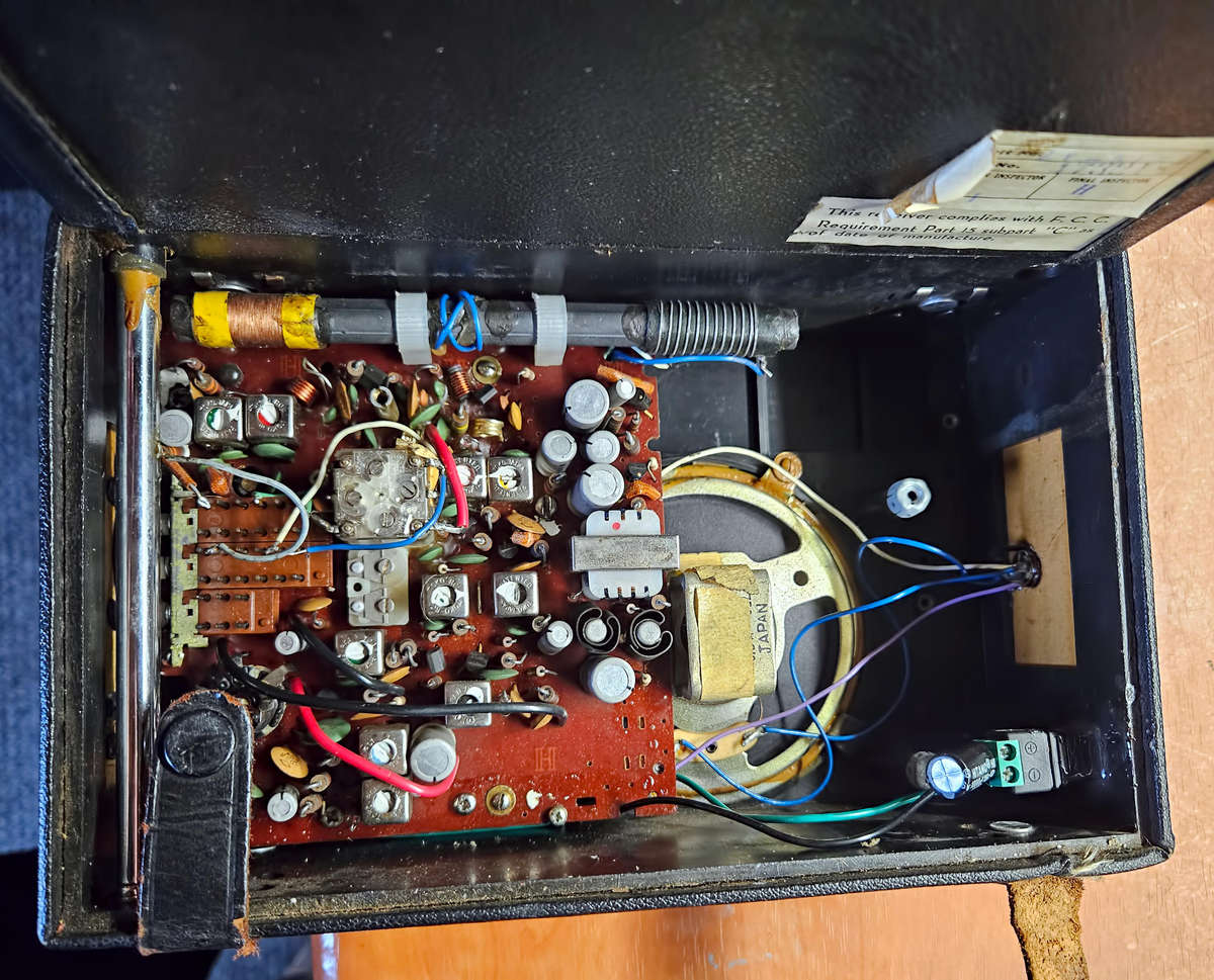 Vintage Transistor Radio 1967 - Pilot 3 Band