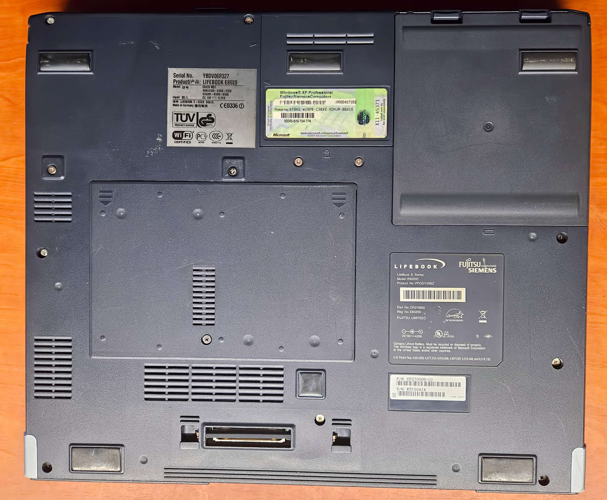 Fujitsu Siemens Lifebook E8020  Windows XP Laptop - ATi graphics (2005)