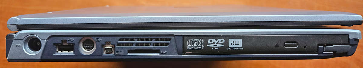 Fujitsu Siemens Lifebook E8020  Windows XP Laptop - ATi graphics (2005)