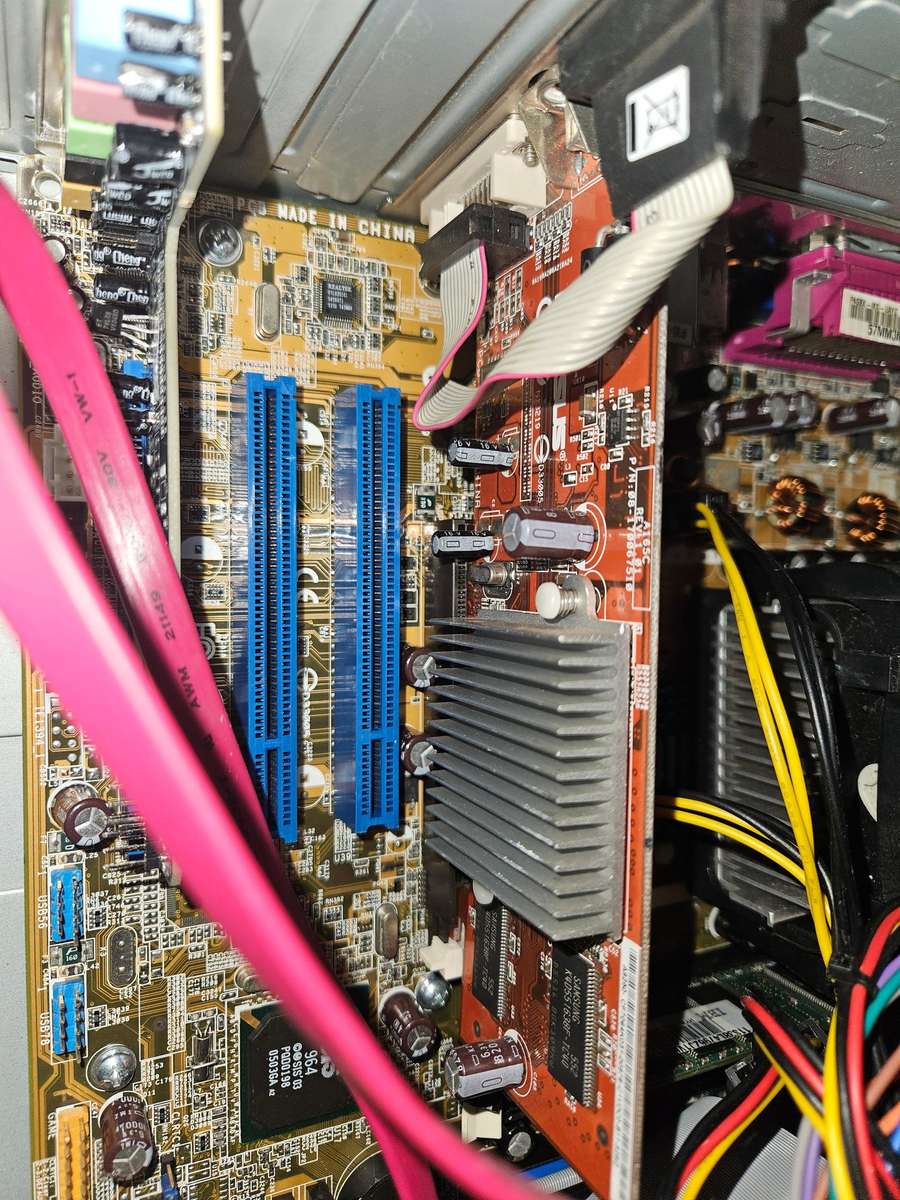 Windows 98 P4 Gaming PC -ATi AGP - 512Mb - 80Gb - DVD