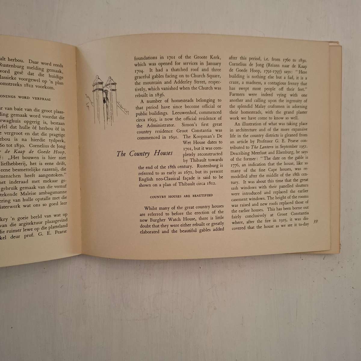 The Old Town House: Its Place in the History of Cape Town / Die Burger Raad-en Waghuis: Sy Plek in d