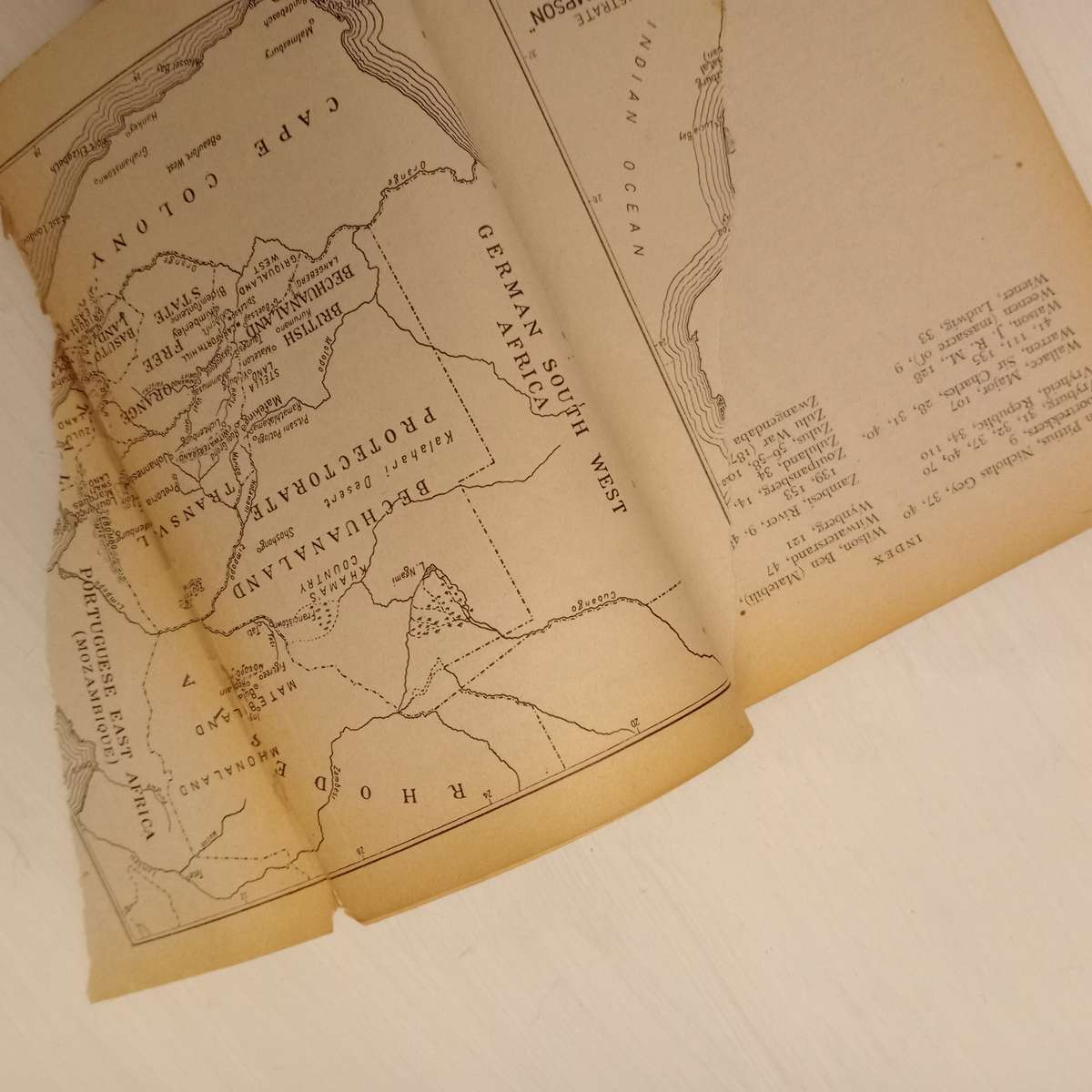 CLEARANCE! Matabele Thompson, His autobiography and story of Rhodesia - Nancy Rouillard