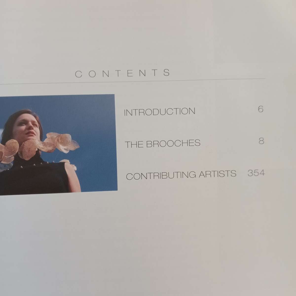 500 Brooches: Inspiring Adornments for the Body [A Lark Jewelry Book]