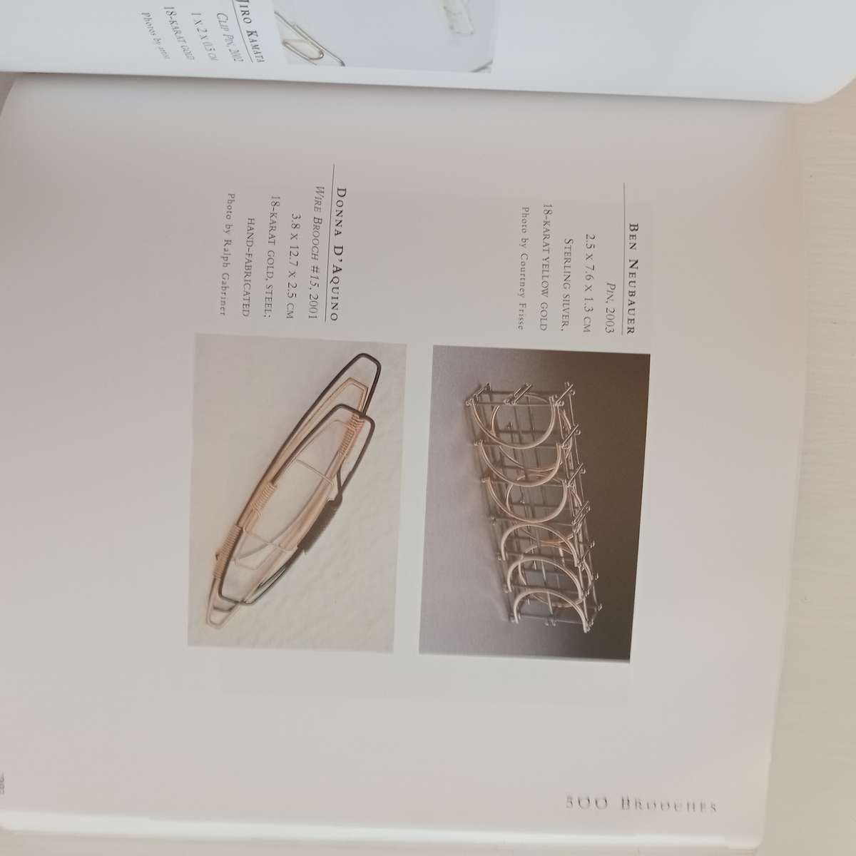 500 Brooches: Inspiring Adornments for the Body [A Lark Jewelry Book]