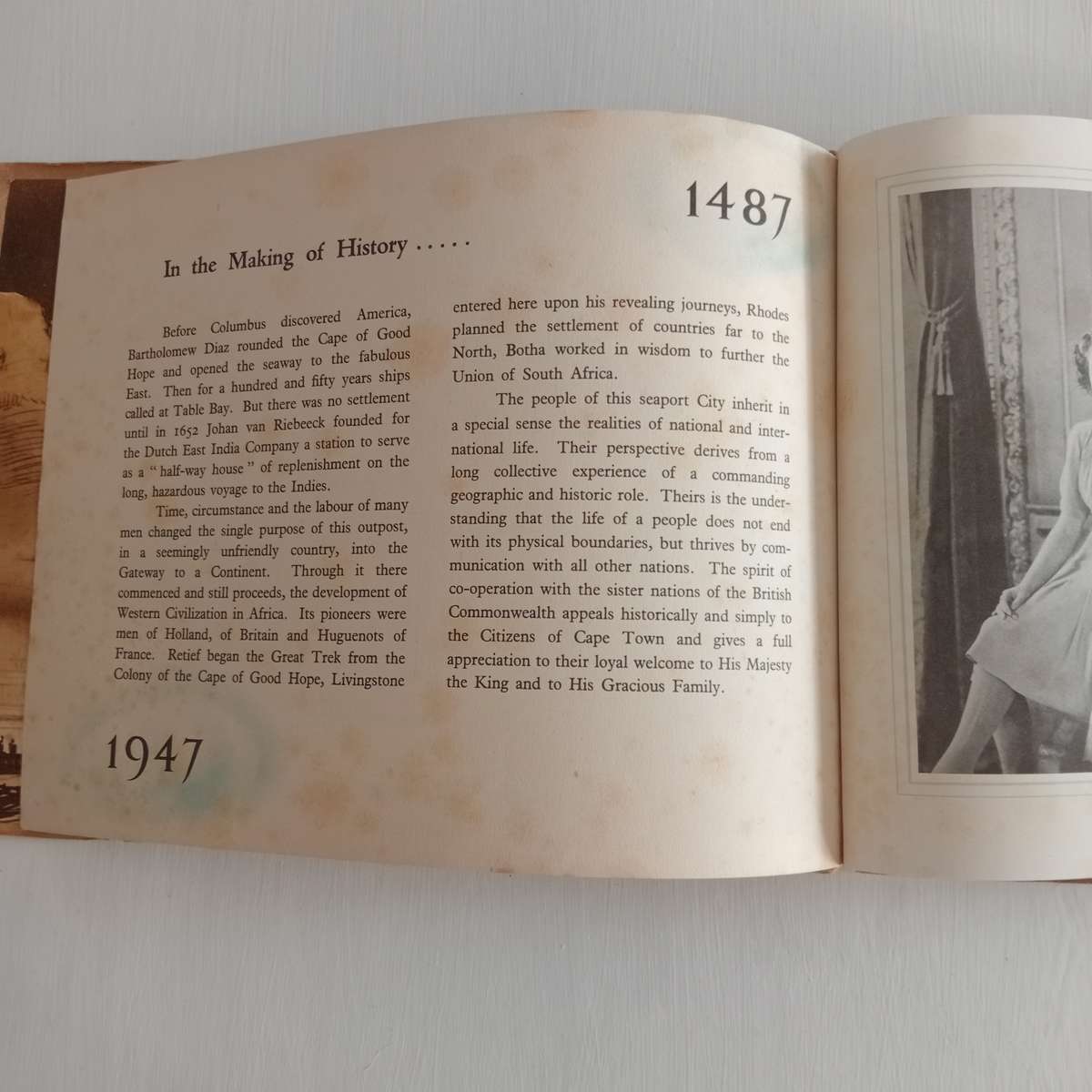 City of Cape Town. Royal Visit 1947. This Souvenir Brochure is produced for the cooperation of the C