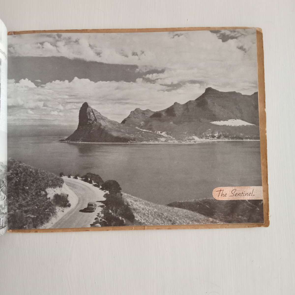 City of Cape Town. Royal Visit 1947. This Souvenir Brochure is produced for the cooperation of the C