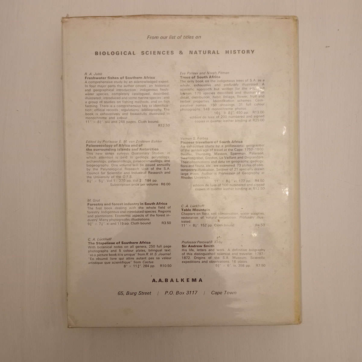 Sunbirds of Southern Africa: Also Sugarbirds, White-Eyes, and the Spotted Creeper (C.J. Skead)