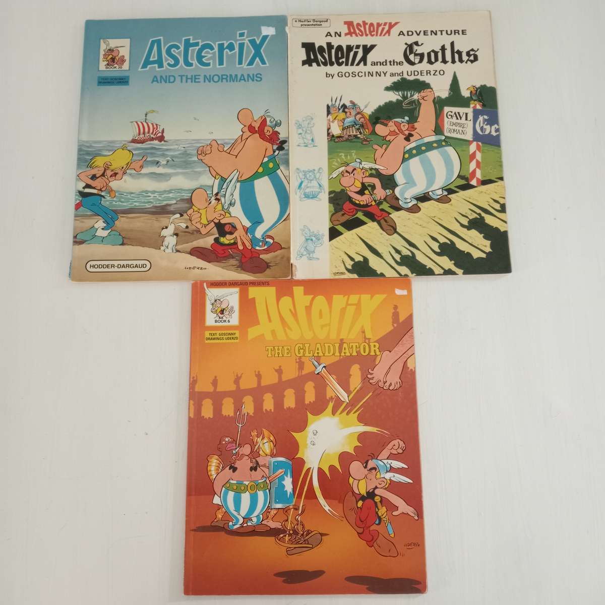 3 X Asterix books (bid is for all)