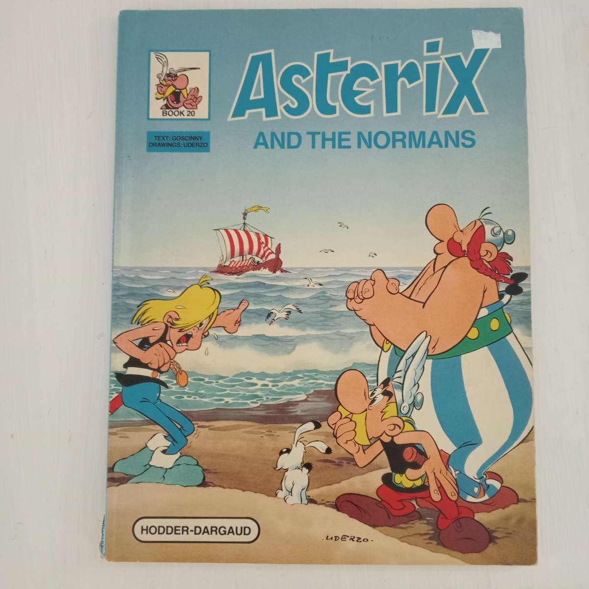 3 X Asterix books (bid is for all)