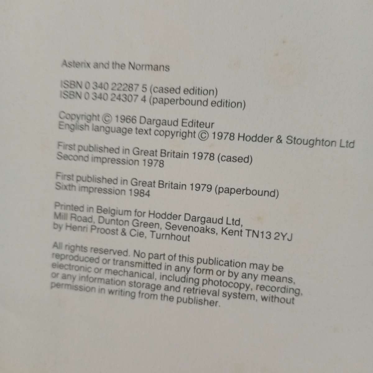 3 X Asterix books (bid is for all)