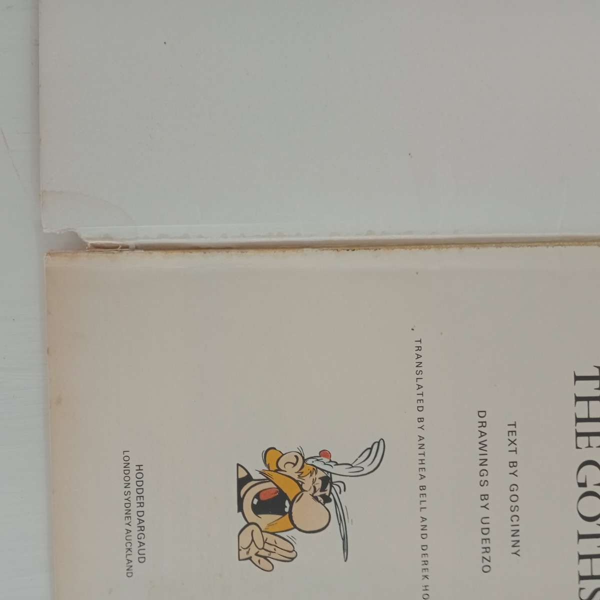 3 X Asterix books (bid is for all)